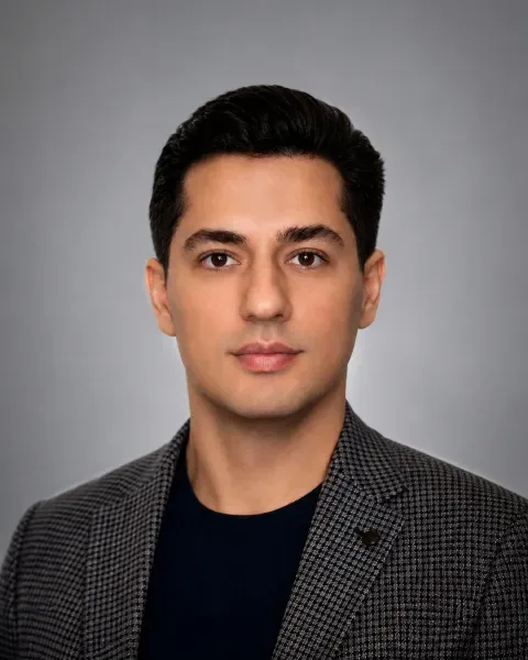 Portrait of Omid Arbab